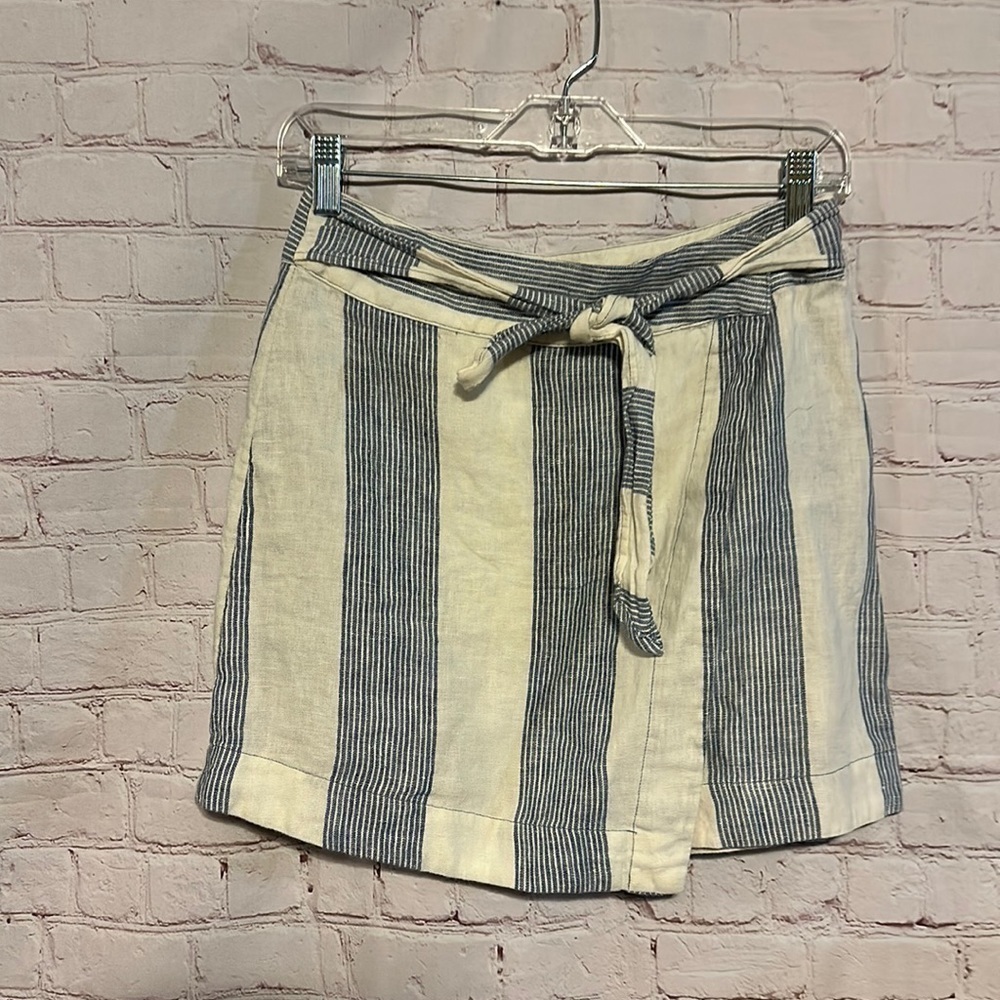 Free People Blue and White Striped Wrap Short Skirt w/ Side tie 100% Linen SZ 2
